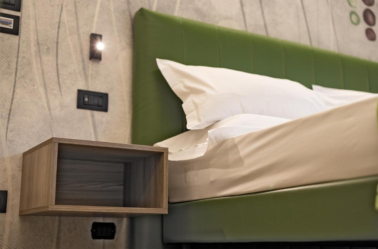 Hotel Lago Di Garda マルチェージネ エクステリア 写真