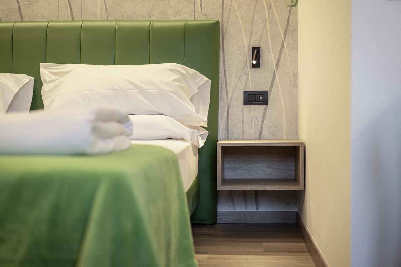 Hotel Lago Di Garda マルチェージネ エクステリア 写真