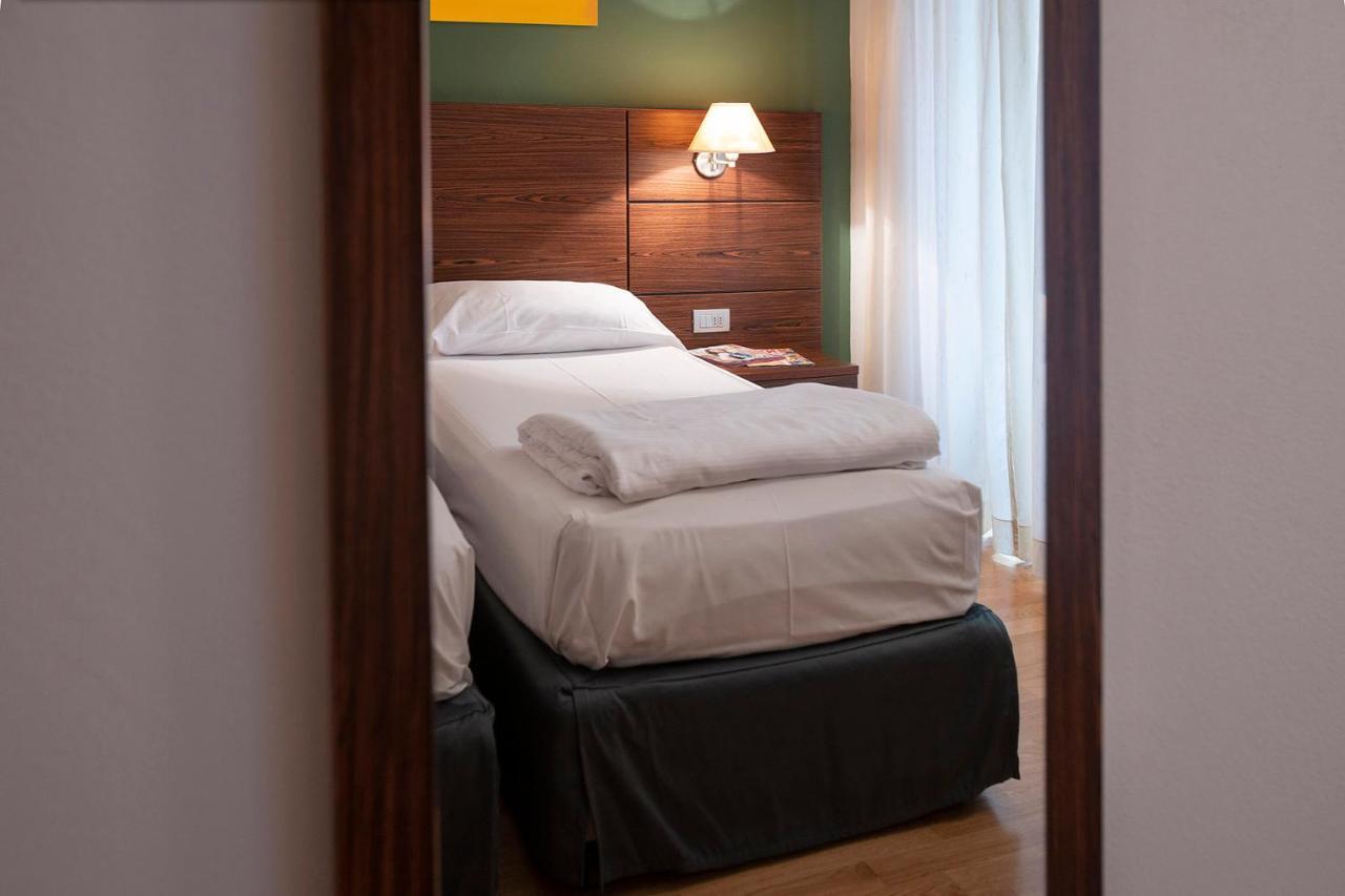 Hotel Lago Di Garda マルチェージネ エクステリア 写真
