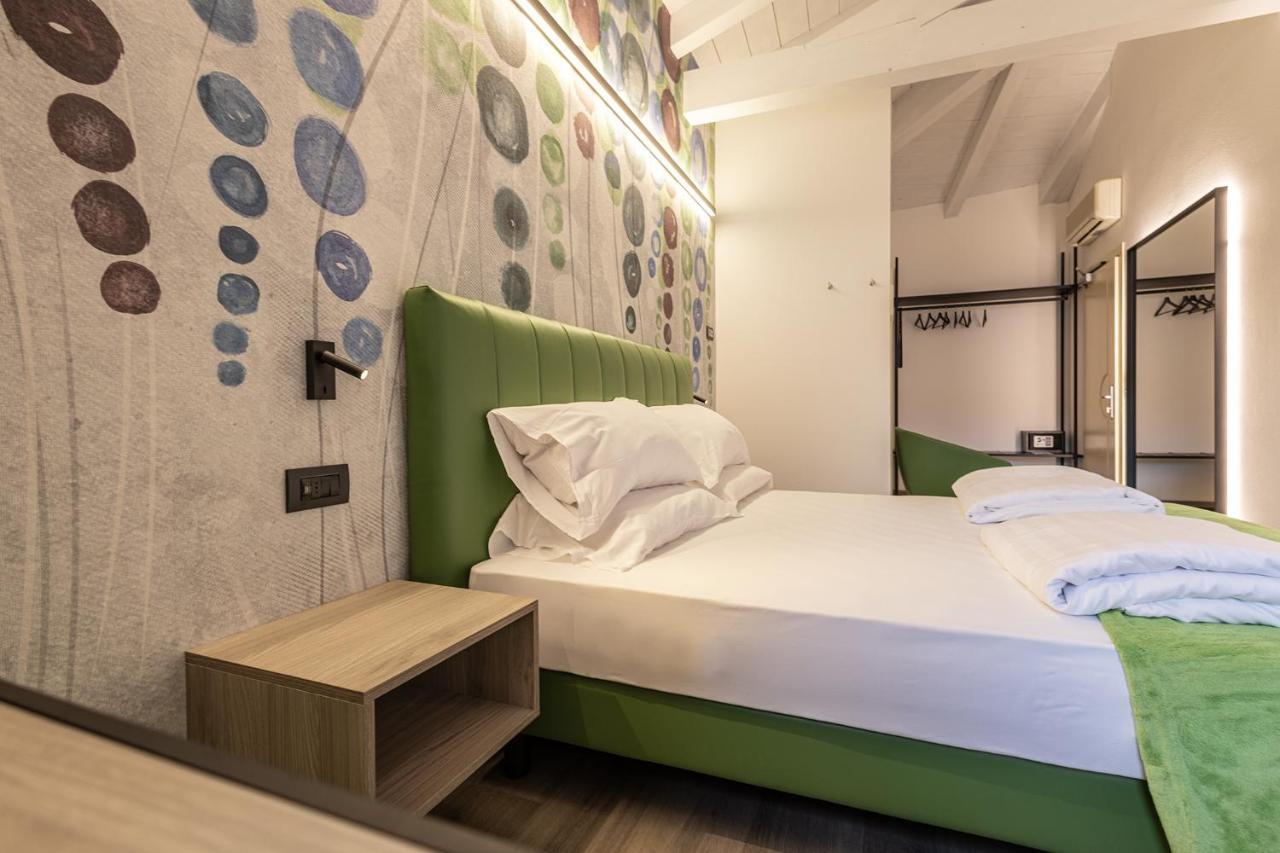 Hotel Lago Di Garda マルチェージネ エクステリア 写真