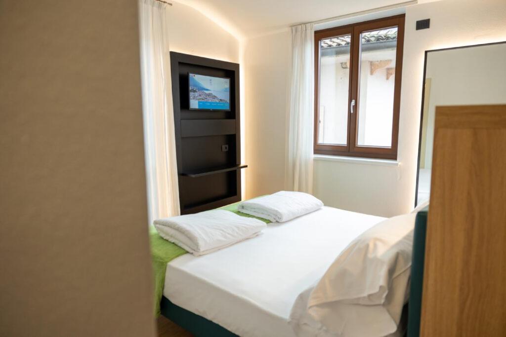 Hotel Lago Di Garda マルチェージネ エクステリア 写真