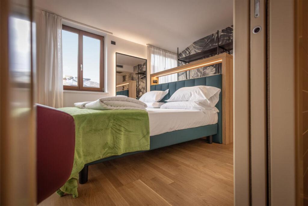 Hotel Lago Di Garda マルチェージネ エクステリア 写真