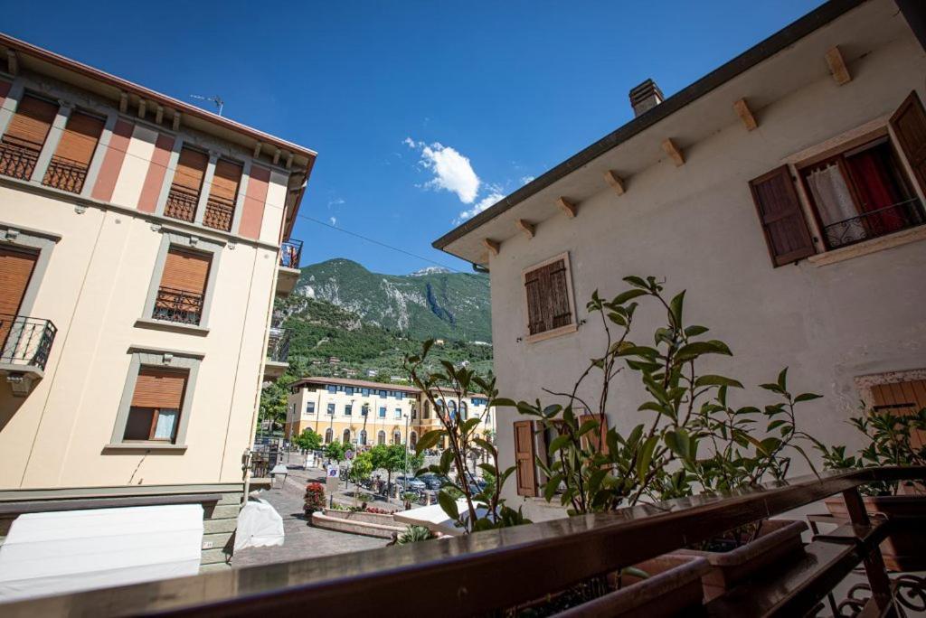 Hotel Lago Di Garda マルチェージネ エクステリア 写真