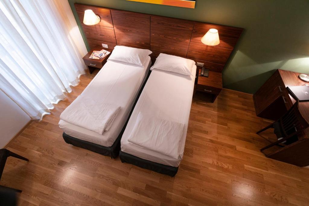 Hotel Lago Di Garda マルチェージネ エクステリア 写真